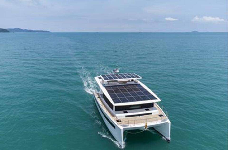 First Silent 60 solar electric cat with kite wing launched