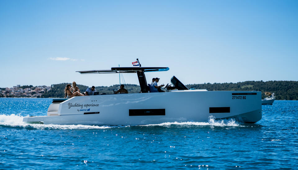 Croatian premiere of De Antonio D42 Open at the Biograd Boat Show 2021