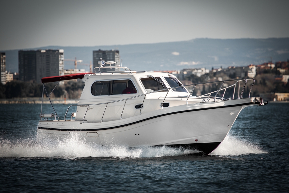 Damor 980 fjera - Croatia Yachting Review