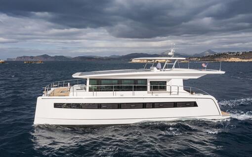 SILENT-YACHTS dovodi na Cannes Yachting Festival SILENT 60 s kite wingom i prvim SILENT Tenderom